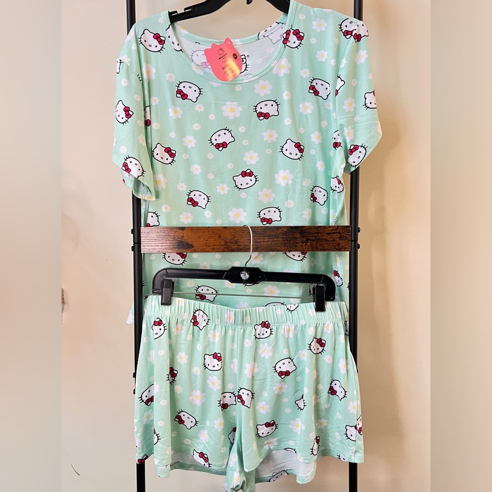 Hello Kitty Pajama Set - Size Large - image 1